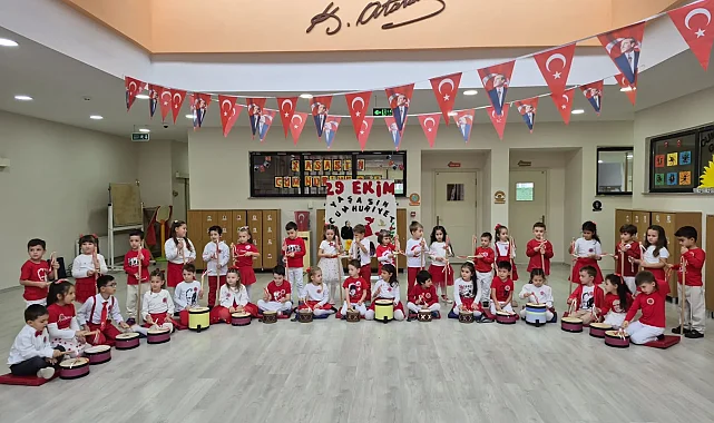 Minikler Cumhuriyetin 103. yılını böyle kutladı
