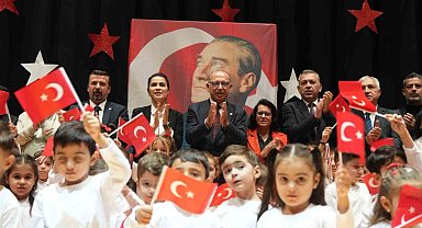 Miniklerden Cumhuriyet Bayramı'na renk katan gösteri