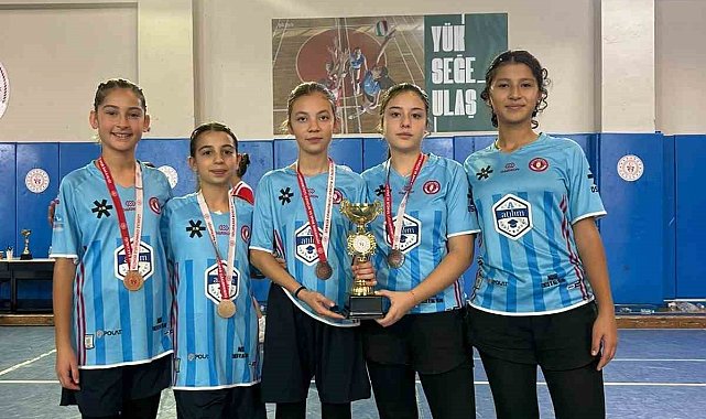 Muğla'da hokey heyecanı U14 Ligi'nde sürüyor