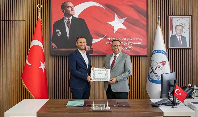 Muğla'da okul yöneticilerine başarı belgeleri takdim edildi