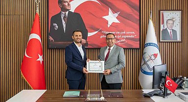 Muğla'da okul yöneticilerine başarı belgeleri takdim edildi