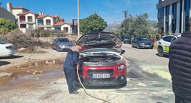 Muğla'da seyir halindeki otomobilde yangın çıktı
