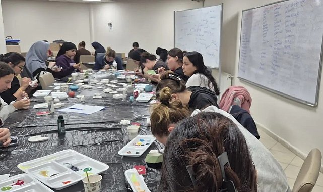 Muğla'da Türk Bayrağı'nı seramikte işlediler