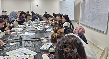Muğla'da Türk Bayrağı'nı seramikte işlediler