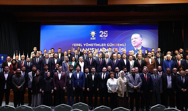 Muhalefet partilerinden 136 kişi AK Parti'ye katıldı