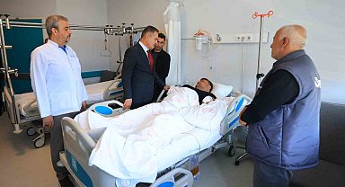 Muhtarlar Günü'nde kaza yapan Muhtar'a vali Akbıyık'tan ziyaret