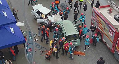 Muş'ta 100 personelin katılımıyla trafik kazası tatbikatı yapıldı
