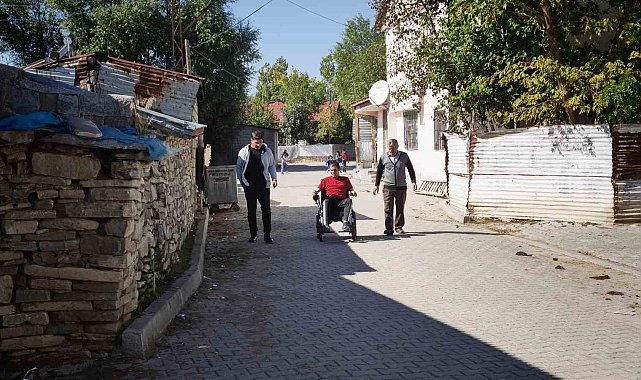 Muş'ta 20 yaşındaki gence akülü sandalye desteği