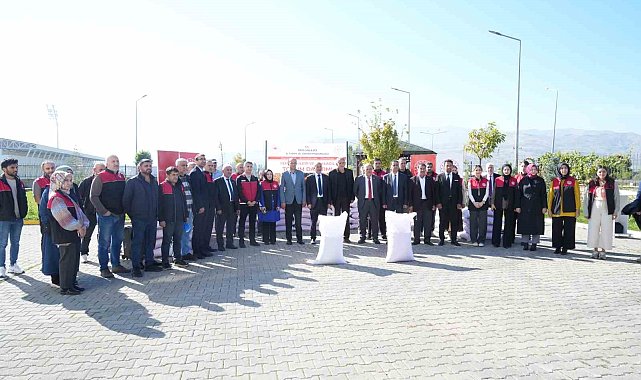 Muş'ta 250 üreticiye 150 ton baklagil tohumu dağıtıldı