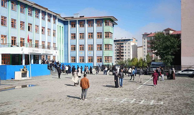Muş'ta KPSS Ön Lisans oturumu başladı