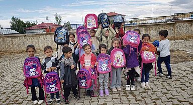 Muşlu polis memuru köy çocuklarına umut oluyor
