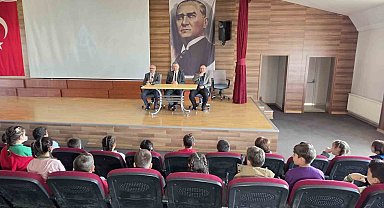 Nazilli'de İlçe Milli Eğitim Müdürü Güner, öğrencileri dinledi