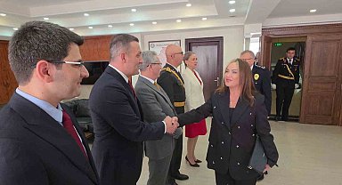 Nazilli'de sokaklar kırmızı beyaza büründü