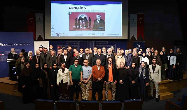 Nevzat Tarhan "Gençler geleceğe hazırlanırken sürü psikolojisinden çıkmalı"