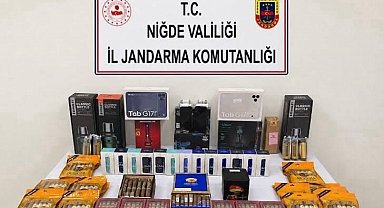Niğde'de kaçak ürün operasyonu: Çok sayıda elektronik cihaz ve tütün ürünü ele geçirildi
