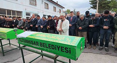Niğde'de kazada hayatını kaybeden kardeşler toprağa verildi
