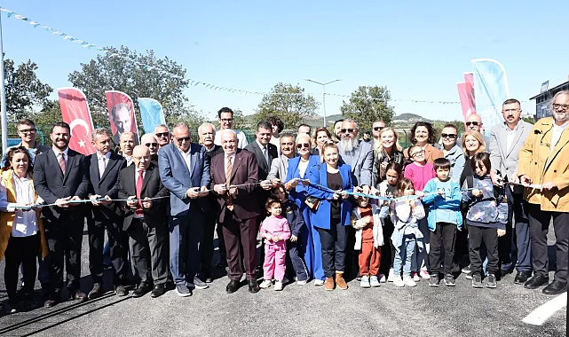 Nilüfer'de sahipsiz hayvanlar için "Umut Ağacı" açıldı