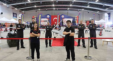 Öğrencinin Bayraktar TB2 SİHA heyecanı ve sevinci kameralara yansıdı