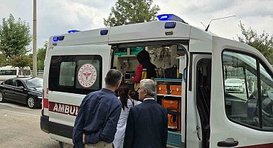 Okul önünde motosikletin çarptığı öğrenci yaralandı