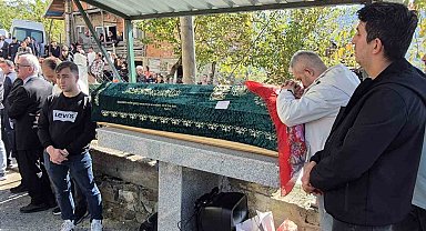 Okulda bıçaklı saldırıda hayatını kaybeden Eslem Sare, Bartın'da toprağa verildi