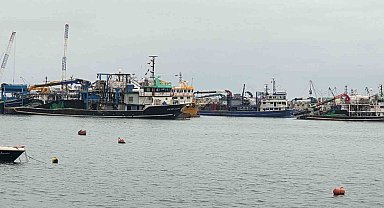 Olumsuz hava şartları nedeniyle tekneler Ereğli Limanı'na sığındı