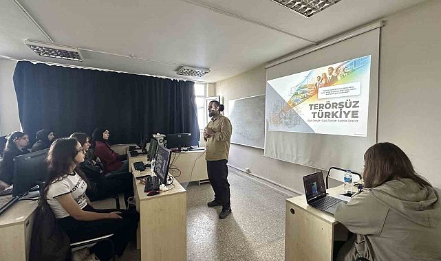OMÜ'de yeni akademik yıl "Terörsüz Türkiye" dersleriyle başladı