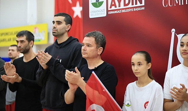 Osmangazi'de sporcular Cumhuriyet için ter döktü