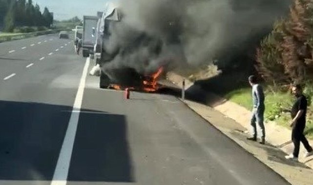 Osmaniye'de yem yüklü tır alev aldı, itfaiye ekipleri söndürdü