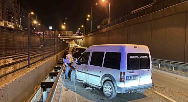 Otomobile çarpan motosiklet sürücüsü yaralandı