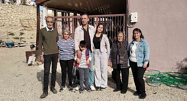 Otomobili bozulan Alman gezgin 11 gün Sivaslı ailenin misafiri oldu