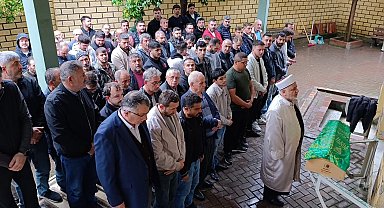 Otomobilin çarptığı 2 yaşındaki Melis, son yolculuğuna uğurlandı