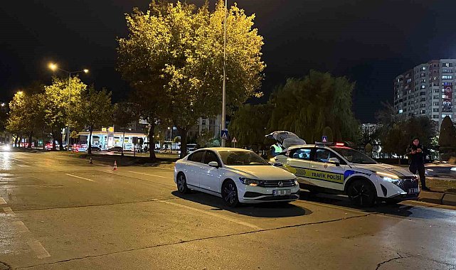 Otomobilin çarptığı üniversite öğrencisi ağır yaralandı