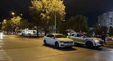 Otomobilin çarptığı üniversite öğrencisi ağır yaralandı
