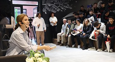 Oyuncu Elit Andaç Çam Nilüfer'de gençler ve işçilerle buluştu