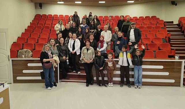 Oyuncu ve yazar İğdigül'den sokak hayvanları için sevgi ve merhamet çağrısı