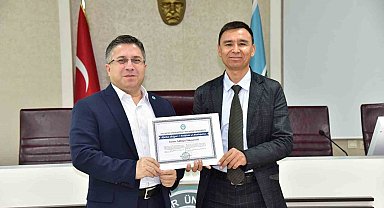 Özbekistanlı 9 akademisyene sertifika verildi