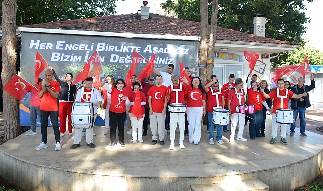 Özel gereksinimli bireylerden Cumhuriyet coşkusu