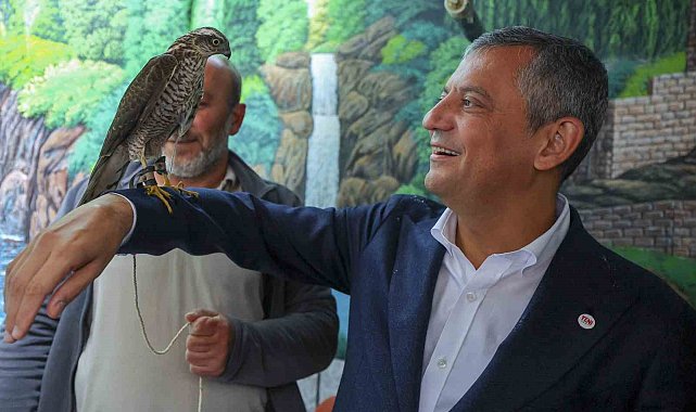 Özgür Özel, sel ve heyelan bölgesinde esnafı ziyaret etti