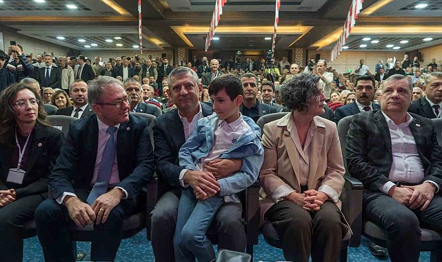 Özgür Özel'den Besim Dutlulu'nun 'parti değiştireceği' iddialarına sert tepki