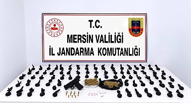 Paket paket satışa hazır uyuşturucu ele geçirildi