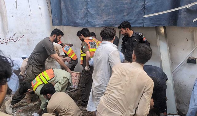 Pakistan'da okulun çatısı çöktü: 29 ölü, 40'tan fazla yaralı