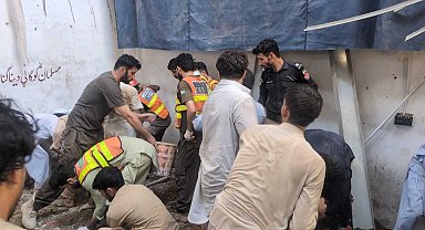 Pakistan'da okulun çatısı çöktü: 29 ölü, 40'tan fazla yaralı