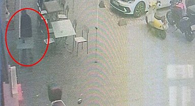 Para alamayınca dükkan önündeki masayı devirdi