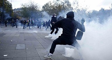 Paris sokakları savaş alanına döndü