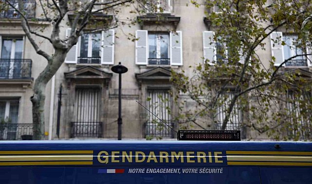 Paris sokaklarına gösteri öncesi polis ve jandarma konuşlandırıldı