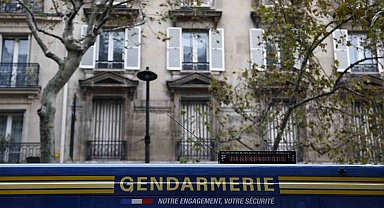 Paris sokaklarına gösteri öncesi polis ve jandarma konuşlandırıldı