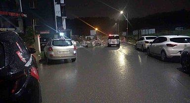Pendik'te toprak kayması nedeniyle bina boşaltıldı