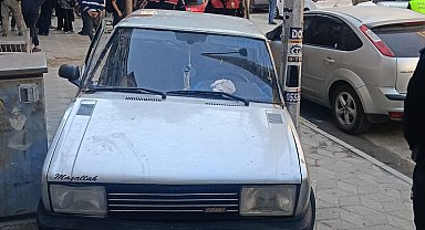 Polisten kaçarken ters yöne girdi, kaldırımda sıkıştı