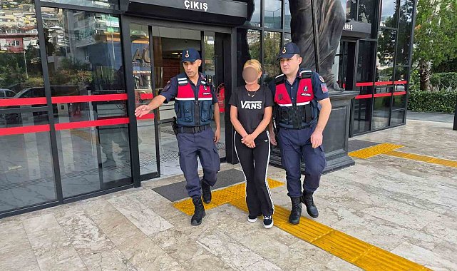 Polonyalı turist, alkollü kocasını iterek odaya çıkarmaya çalışırken ölümüne neden oldu
