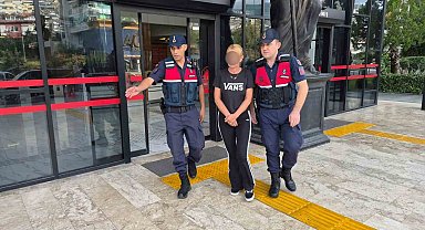 Polonyalı turist, alkollü kocasını iterek odaya çıkarmaya çalışırken ölümüne neden oldu